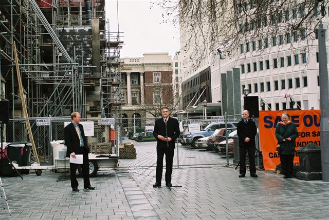 SOWlaunchSue-F1010017